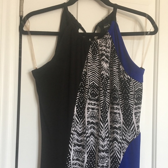 maxi dress flattering with back ties - Picture 2 of 4